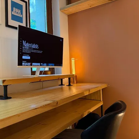 Artist's Place In 13th District Apartman *